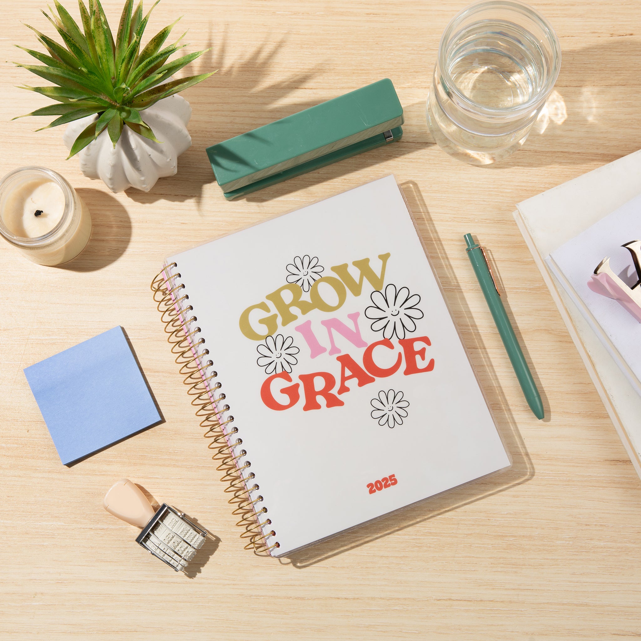 2025 Grow in Grace 18Month Planner GLO