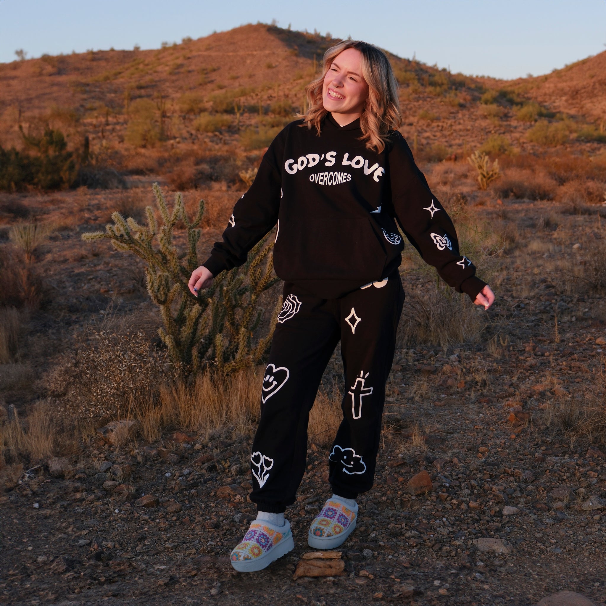 God's Love Overcomes Sweatpants – GLO